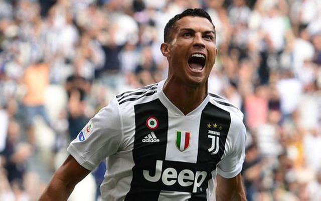 Ronaldo “Yuventus”un formasında ilk qollarını vurdu - Vİdeo