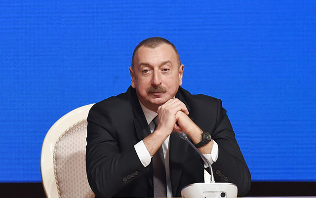Azərbaycan prezidenti iqtisadçıları təltif etdi - Siyahı
