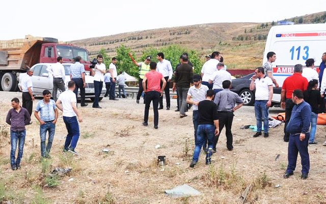 Tələbə qız öldü, 10 nəfər yaralandı - Daha bir faciə