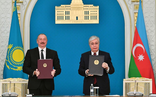 Azərbaycan-Qazaxıstan sənədləri imzalandı - Fotolar