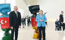 Merkel Bakıda iş adamları ilə görüşdü - Fotolar