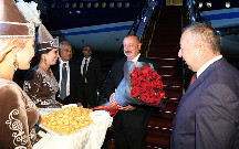 Prezident Qırğızıstanda - Fotolar