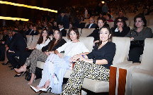 Mehriban Əliyeva qızları ilə konsertdə - Fotolar