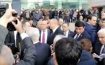 Prezident “28 May”da sakinlərlə görüşüb söhbət etdi - Video