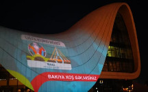 AVRO-2020 iştirakçılarının görüntüləri Heydər Əliyev Mərkəzinin üzərində - Fotolar