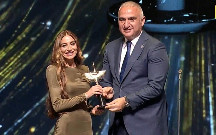 Türkiyədə festivalın ilk mükafatı Arzu Əliyevaya verildi - Vide