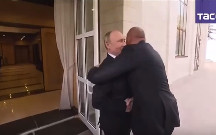 Vladimir Putin İlham Əliyevi belə qarşıladı - Video