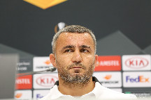 Qurban Qurbanov futbol üzrə milli komandanın baş məşqçisi postundan istefa verib 