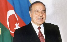 1993-cü ildə xalq böyük səs çoxluğu ilə öz seçimini etdi və Ulu Öndər Heydər Əliyevi Prezident seçdi
