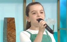 10 yaşlı Nurayın ifası gündəm oldu - Video